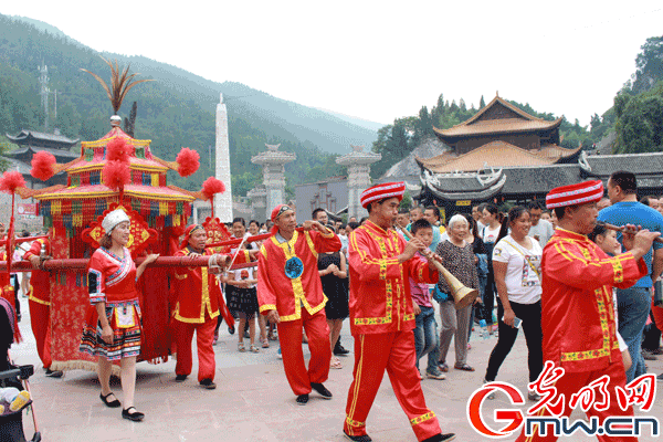 东南亚百架包机游亚洲苗乡