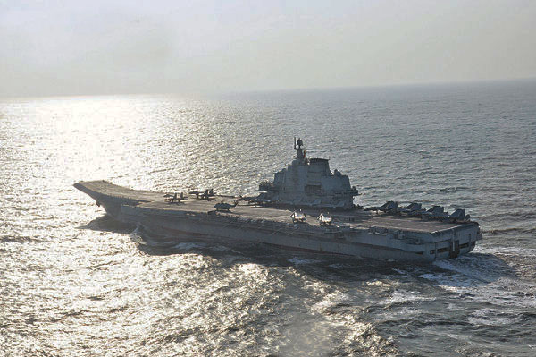台媒:辽宁舰穿越台湾海峡 台 经国 战机升空