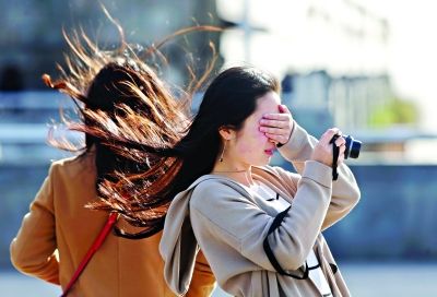 八级大风吹走春意 今天最低温1℃记得穿秋裤