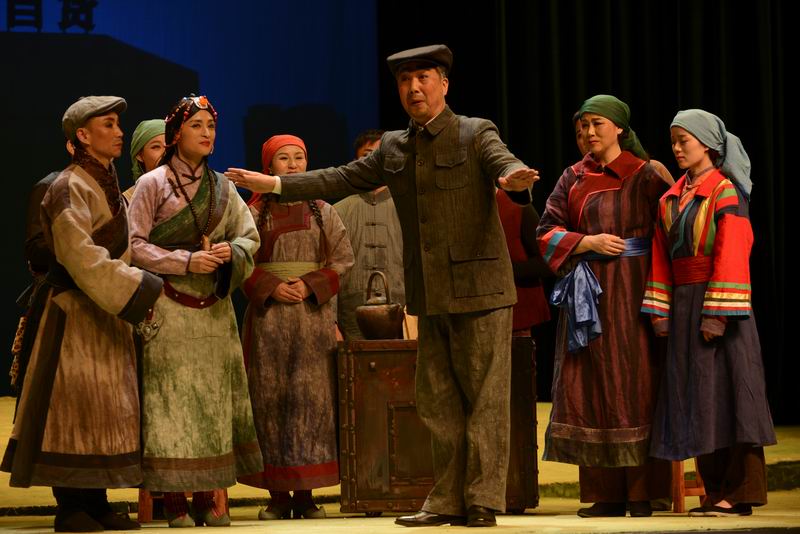大型秦腔民族现代戏《尕布龙》在西宁首演(1)