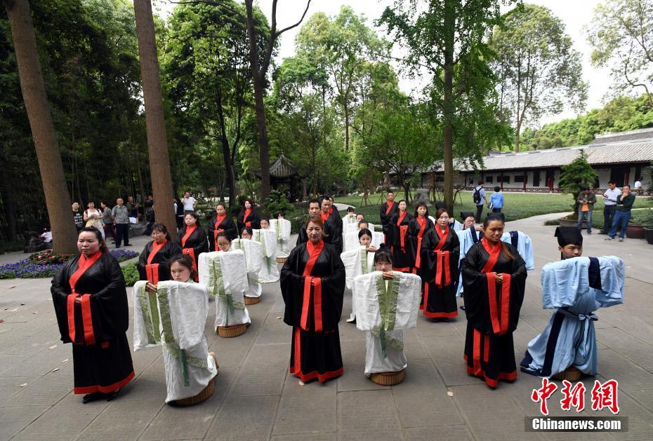成都杜甫草堂博物馆举办 五四 成人礼(7)_图片