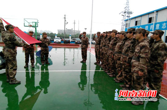 郑州市青年突击队传承 五四 精神_要闻_光明网