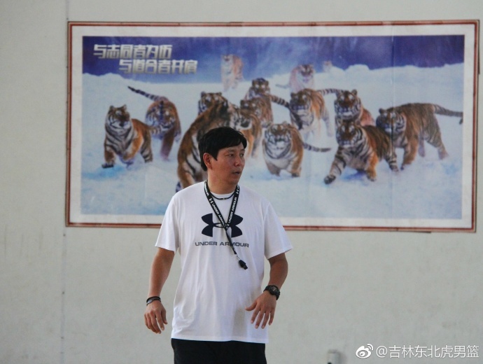 前男篮主帅邓华德下课 韩国籍教练将执教吉林