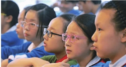 湖南中小学生近视率超五成 高中生近视率近八成