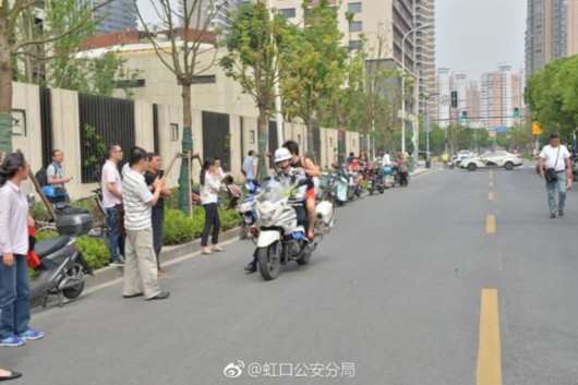 沪高考首科小迷糊集锦 :拿错身份证,忘带手表