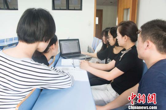 浙江高校变传统授课形式 引资三百万模拟创业