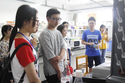 江苏理工学子赴南京探访高校实验室体验研究生