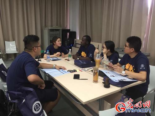 上海对外经贸大学首期博实班开班 关注一带