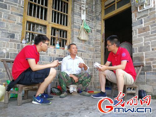 湖南保靖60岁老人带领村民脱贫致富