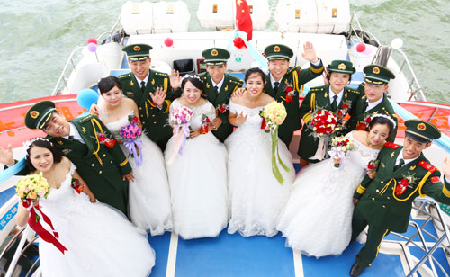 武警广西边防总队北海政工协作区举行集体婚礼