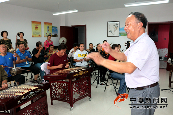 退休教师王振才的幸褔生活 退休教师王振才的幸褔生活