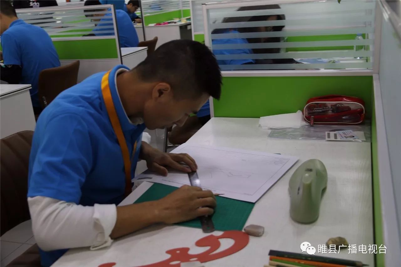 2017年中国技能大赛--“睢县杯”全国鞋类设计师职业技能竞赛决赛在睢县举办 _要闻 _光明网