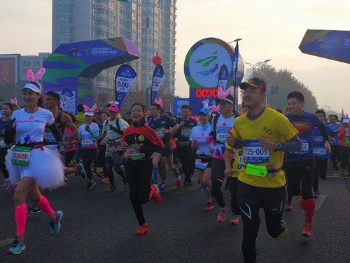 张家港首次举办国际马拉松赛事