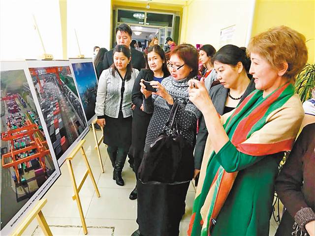 “重庆时光”展惊艳哈萨克斯坦