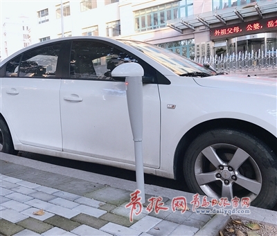 今天起,青岛首批视频桩停车泊位正式收费运行