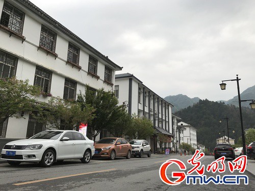 留坝城貌 张亚雄摄
