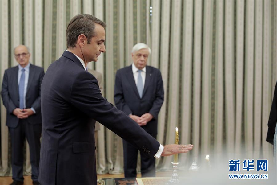 重庆市首次举办全国击剑赛事 全国500余名击剑高手决战忠县