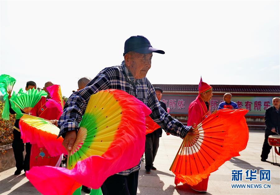 世界名校龙舟队海河竞渡 共庆“百年南开”