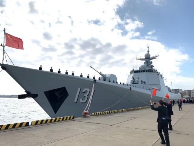 世界名校龙舟队海河竞渡 共庆“百年南开”
