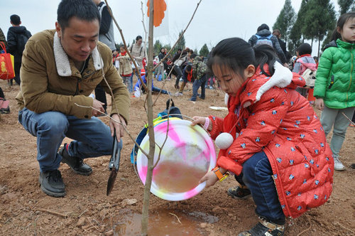 城区600名小学生红色文化之旅 感受别样春游