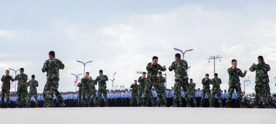 黑龙江黑河举行全市公安机关庆祝建党100周年全警实战大练兵实兵合成