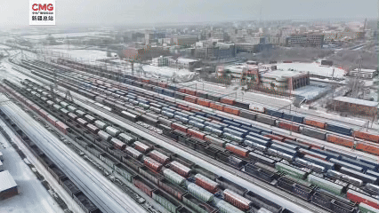 新疆阿拉山口:全国首单航空煤油出口中亚 新疆阿拉山口:全国首单航空煤油出口中亚