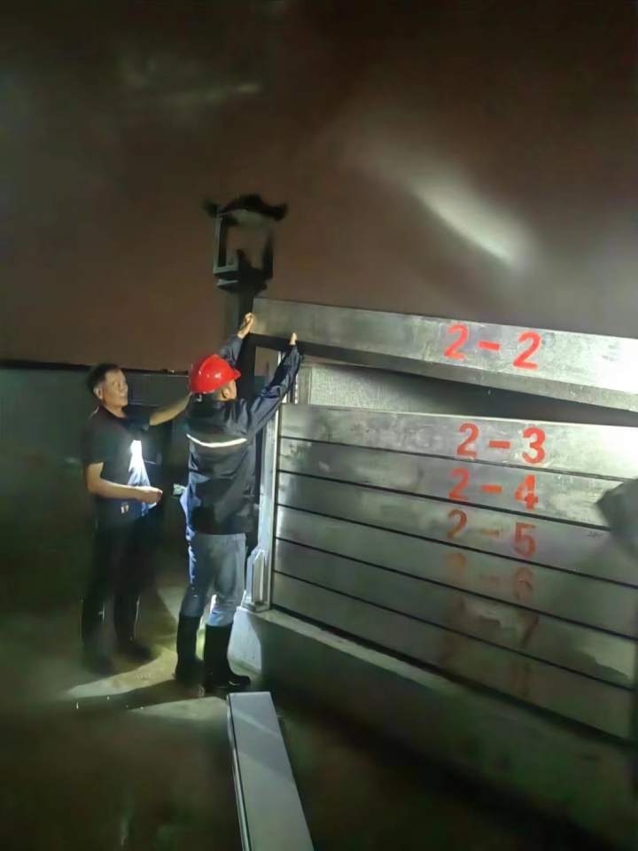 甬战“梅花”丨风雨中，宁波纪检监察干部挺进防台一线，除险保安！