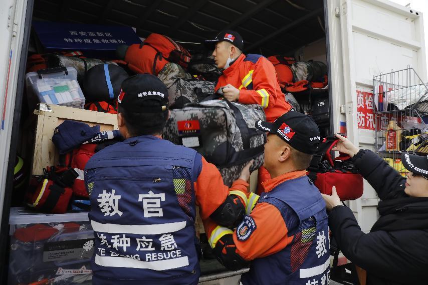 出发！西安高新区特种应急救援中心队员奔赴土耳其