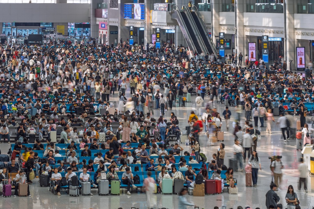 图片新闻｜“五一”假期 火车站迎出行高峰