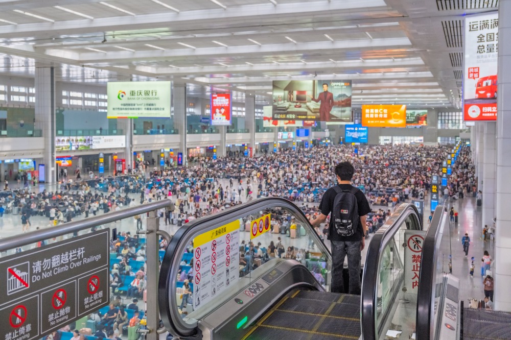 图片新闻｜“五一”假期 火车站迎出行高峰