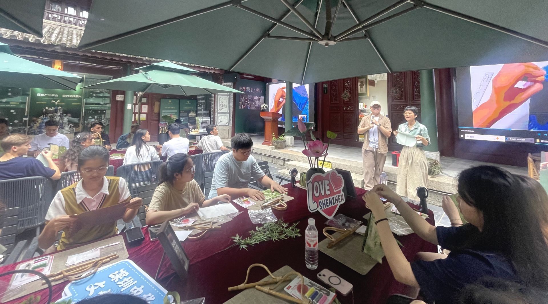 首场外国留学生“Love Shenzhen”City Walk成功举办