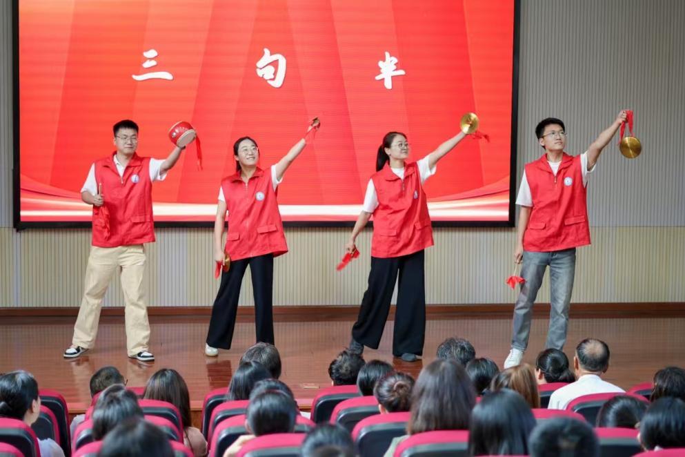 南通市通州区十总镇举办“十声嘹亮奏强音 青春当燃扬风采”理论宣讲比赛