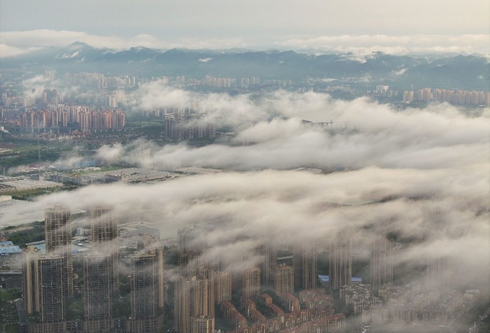 图片新闻｜自然造奇观 雨后山城美爆了