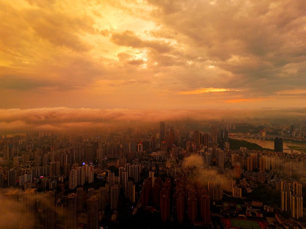 图片新闻｜自然造奇观 雨后山城美爆了