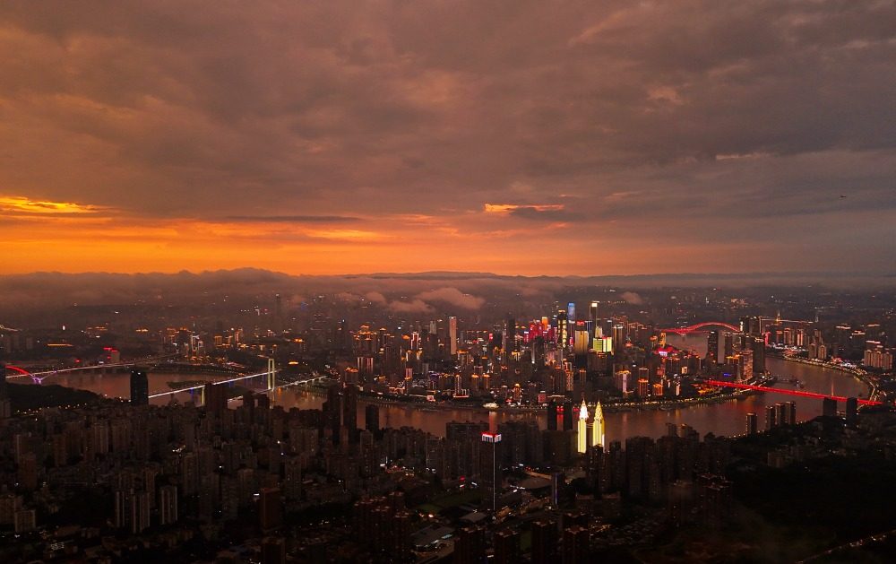 图片新闻｜自然造奇观 雨后山城美爆了