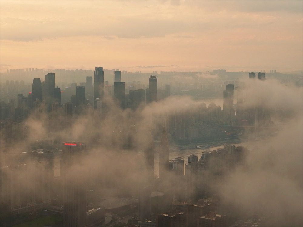 图片新闻｜自然造奇观 雨后山城美爆了