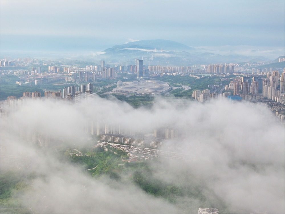 图片新闻｜自然造奇观 雨后山城美爆了
