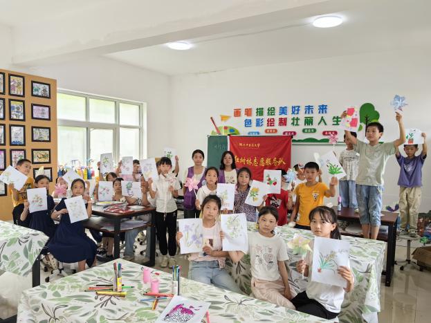 “语”润童心，“药”传文化——红树林志愿团暑期实践暖乡校