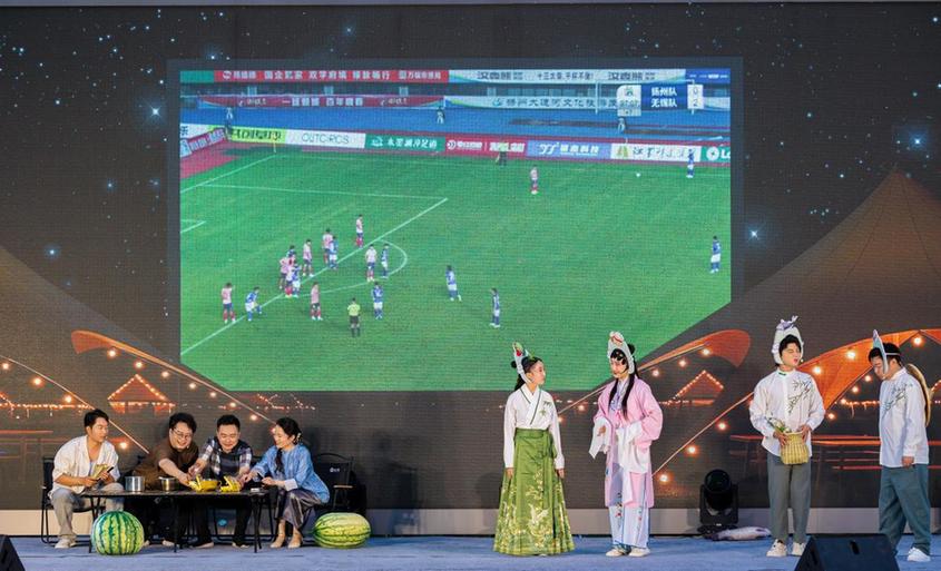 有看头！江苏无锡锡山“村晚”绽放文明乡风之花