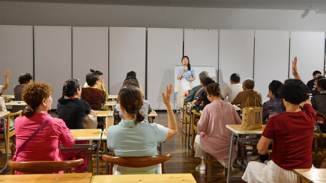 重庆“季候校”公益教学活动让老人乐享山水课堂