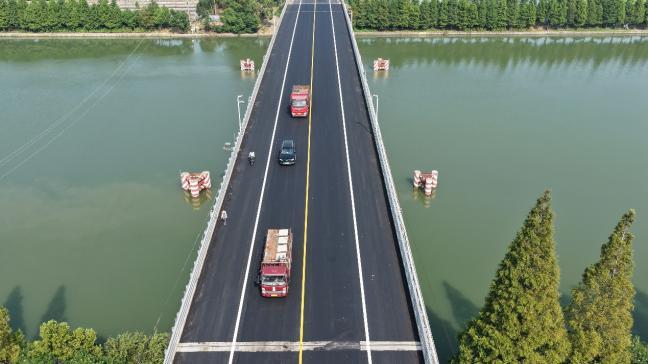 苏州市公路事业发展中心：桥面“白改黑” “桥”见新颜值