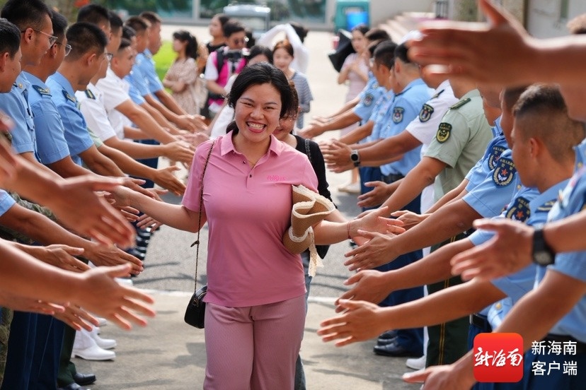 “爱在椰城 牵手南海卫士”联谊活动助力军地青年携手缔结美好情缘