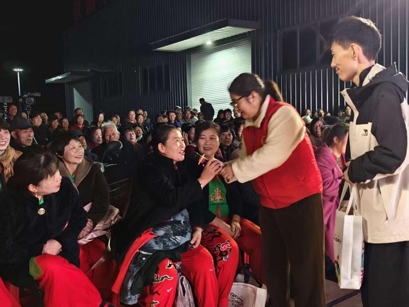 【茉莉花开 艺通江海】江苏省南通市刘桥镇长岸村：金秋庆重阳 歌舞颂安康