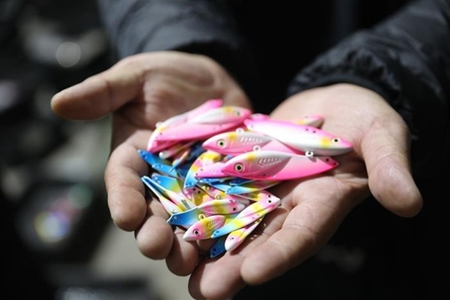 山东滨州：“巧手微工厂”开课 家门口织就共富路