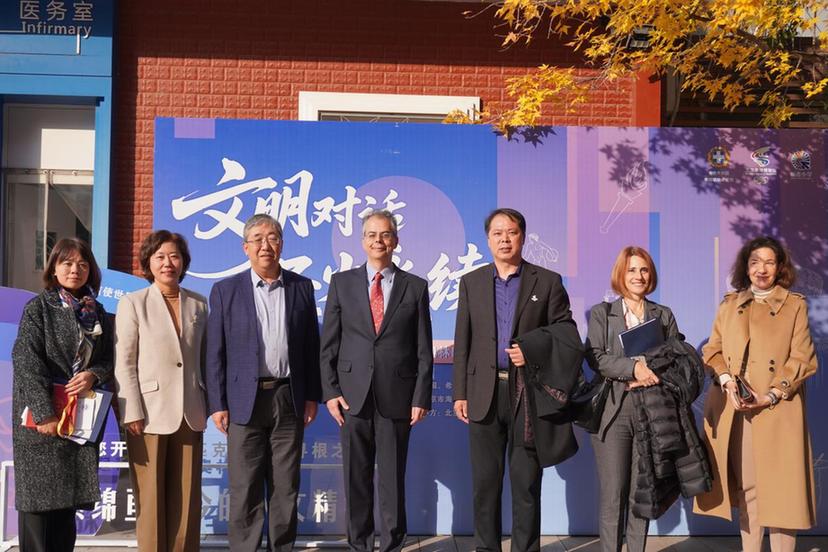 奥林匹克精神主题展走进校园，学校内开启“文明对话 圣火永续”之旅​