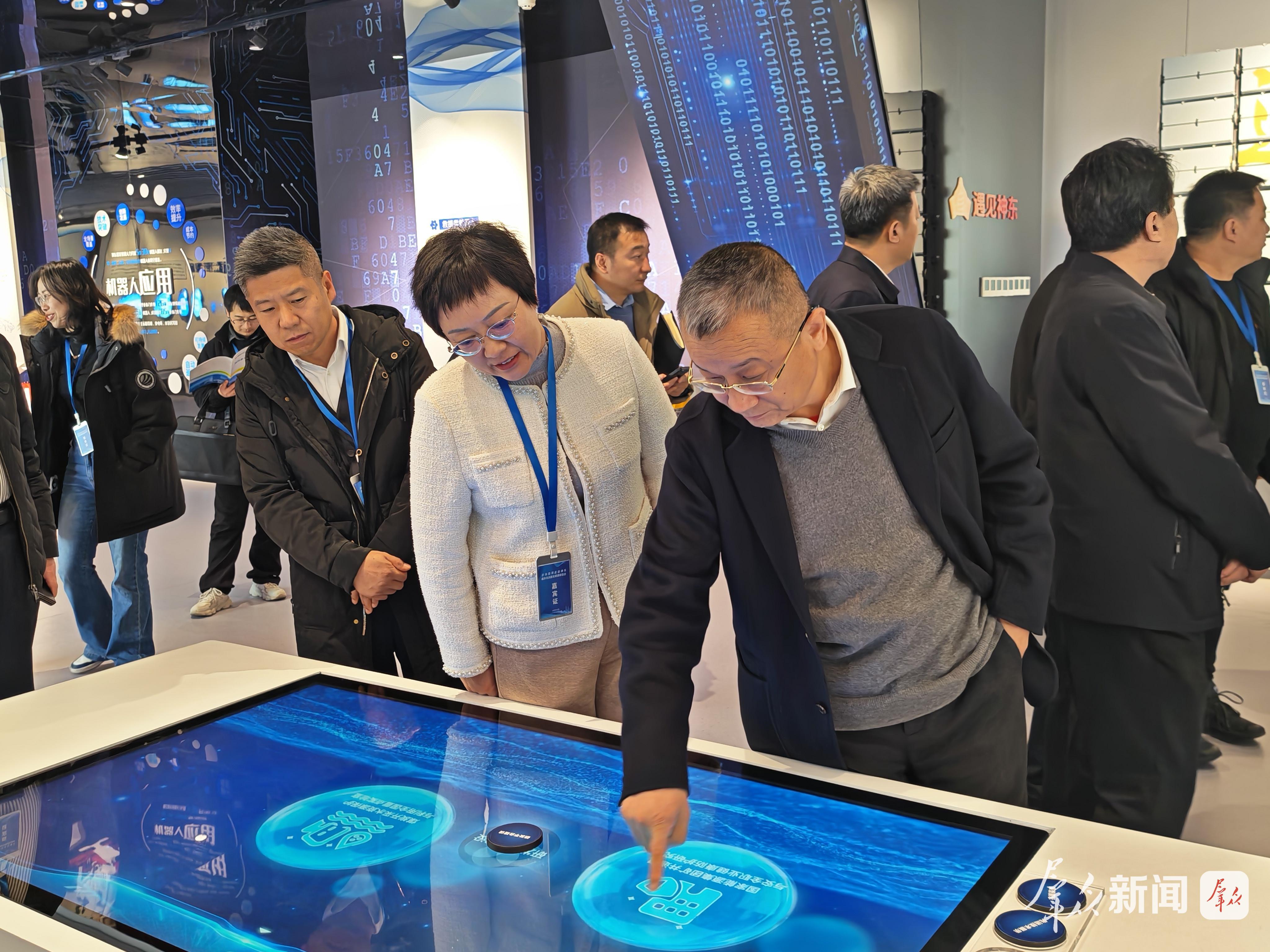 井下“无人” 矿上无忧——探访神东煤炭集团“指尖采煤”技术