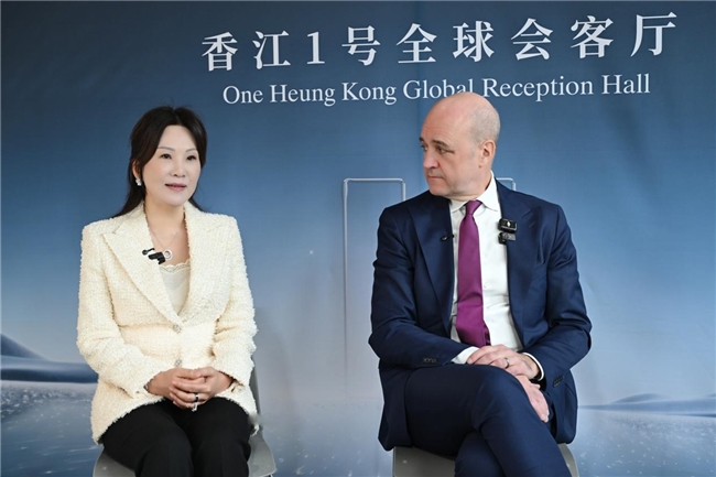 瑞典前首相赖因费尔特到访香江1号