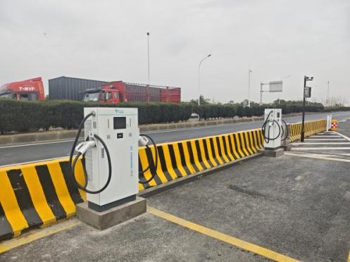 苏州首处普通国省道双向服务设施开通运营