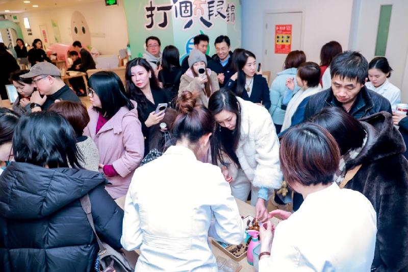 北京中西医结合医院“暖菊润冬”公益活动启幕