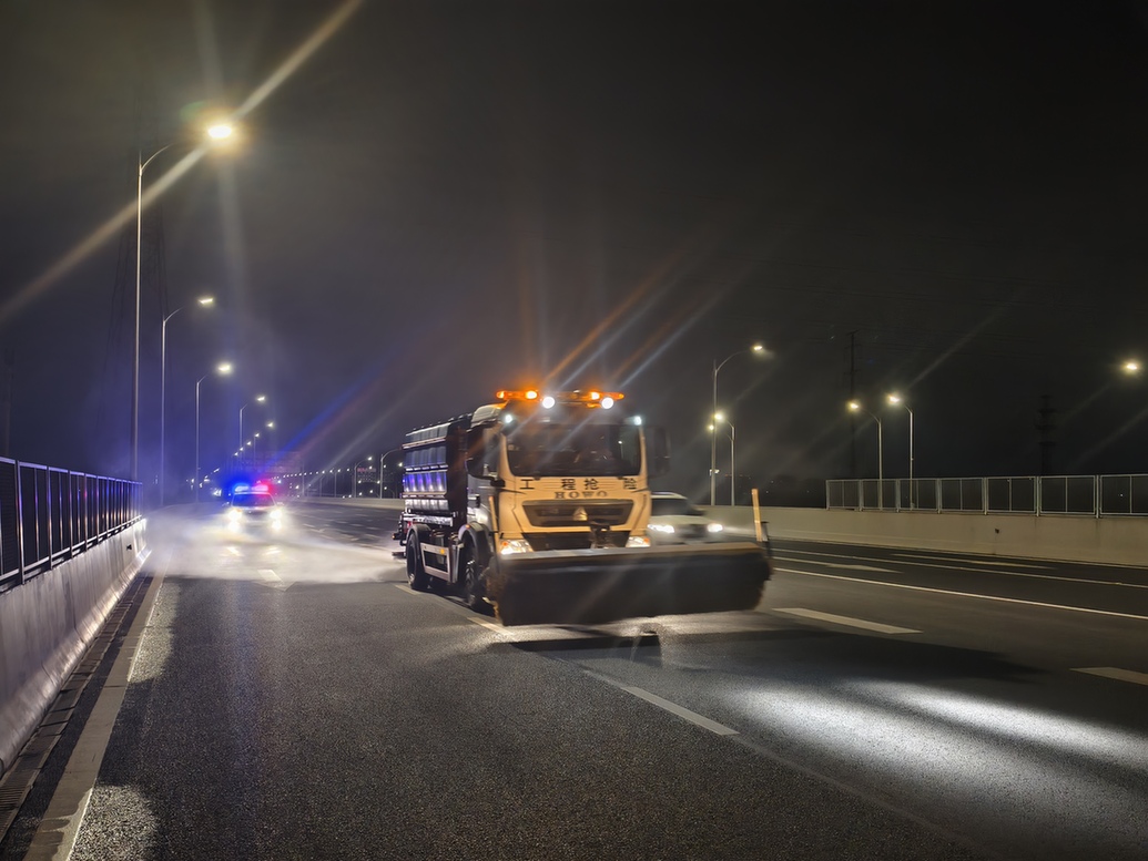 以雪为令、闻雪而动 苏州苏州交通公路部门全力保畅通守平安